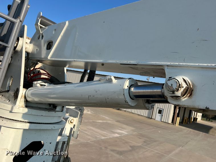 image for item MR9882 2016 Freightliner Business Class M2  digger derrick truck