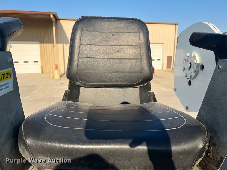 image for item MR9882 2016 Freightliner Business Class M2  digger derrick truck