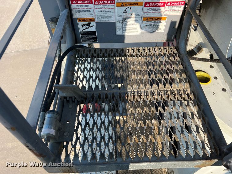 image for item MR9882 2016 Freightliner Business Class M2  digger derrick truck