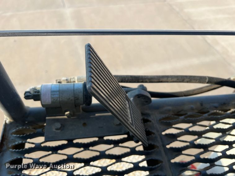 image for item MR9882 2016 Freightliner Business Class M2  digger derrick truck