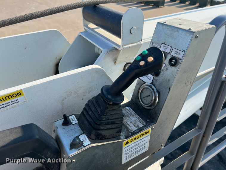 image for item MR9882 2016 Freightliner Business Class M2  digger derrick truck