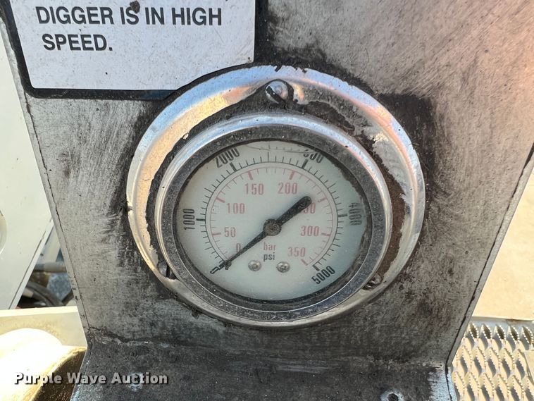 image for item MR9882 2016 Freightliner Business Class M2  digger derrick truck