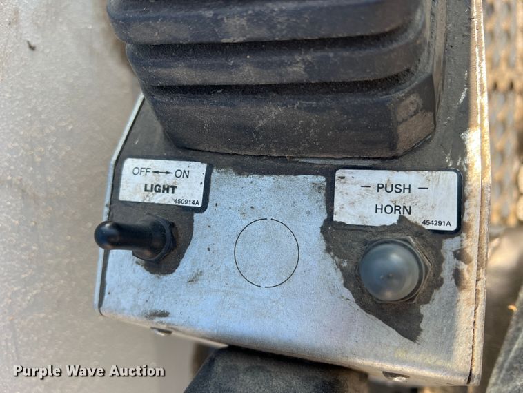 image for item MR9882 2016 Freightliner Business Class M2  digger derrick truck