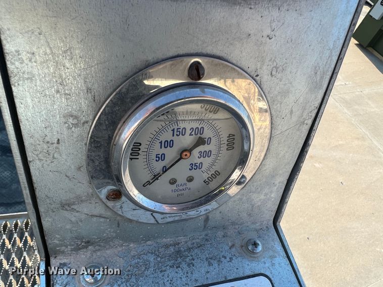 image for item MR9882 2016 Freightliner Business Class M2  digger derrick truck