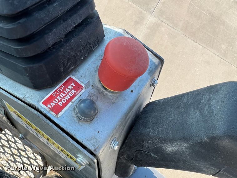 image for item MR9882 2016 Freightliner Business Class M2  digger derrick truck