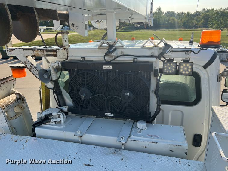 image for item MR9882 2016 Freightliner Business Class M2  digger derrick truck