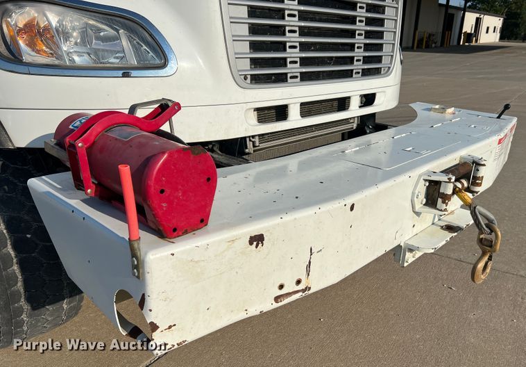 image for item MR9882 2016 Freightliner Business Class M2  digger derrick truck