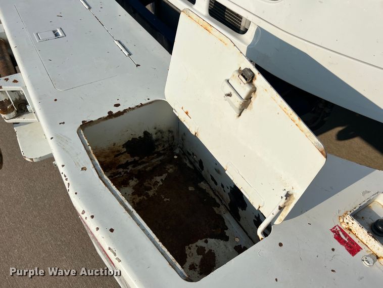 image for item MR9882 2016 Freightliner Business Class M2  digger derrick truck