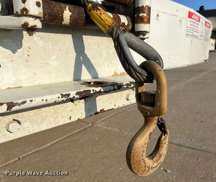 image for item MR9882 2016 Freightliner Business Class M2  digger derrick truck