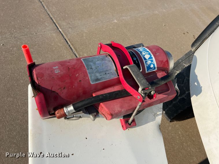 image for item MR9882 2016 Freightliner Business Class M2  digger derrick truck