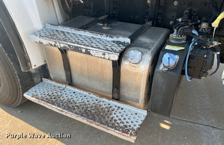 image for item MR9882 2016 Freightliner Business Class M2  digger derrick truck