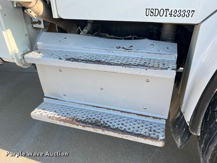 image for item MR9882 2016 Freightliner Business Class M2  digger derrick truck