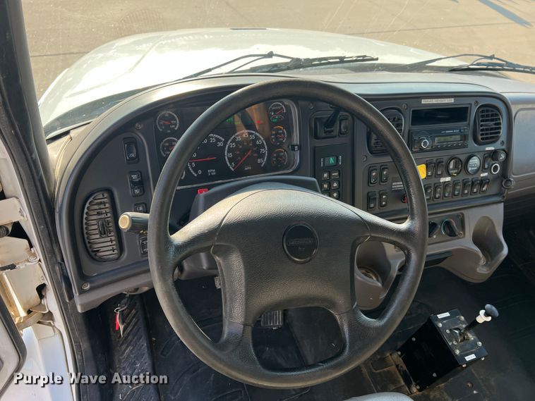 image for item MR9882 2016 Freightliner Business Class M2  digger derrick truck