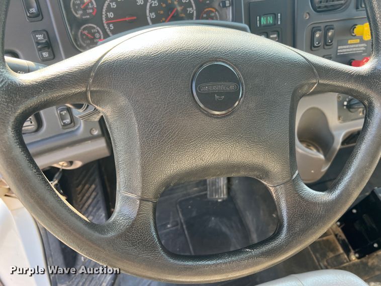 image for item MR9882 2016 Freightliner Business Class M2  digger derrick truck