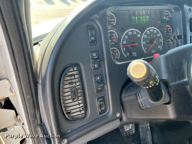 image for item MR9882 2016 Freightliner Business Class M2  digger derrick truck