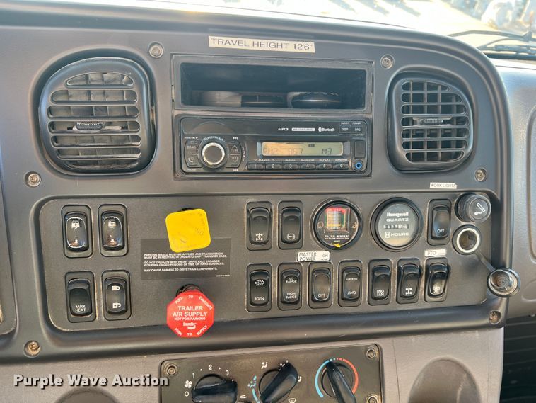 image for item MR9882 2016 Freightliner Business Class M2  digger derrick truck