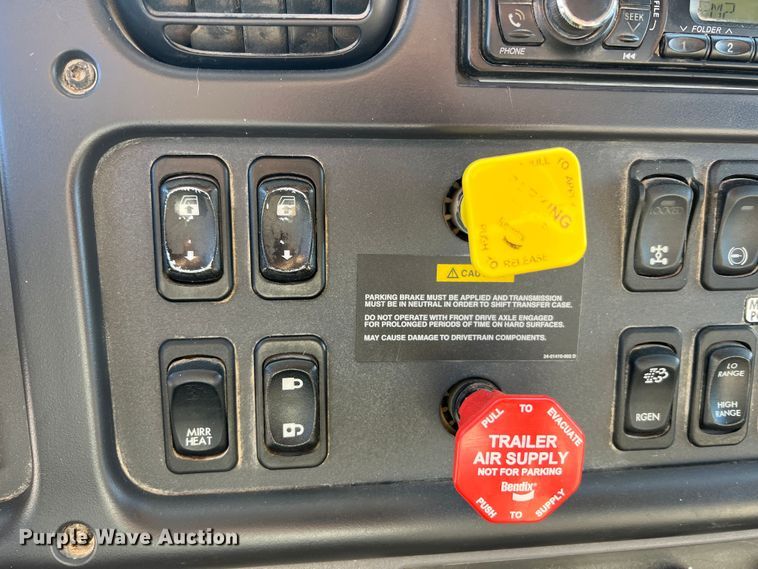 image for item MR9882 2016 Freightliner Business Class M2  digger derrick truck