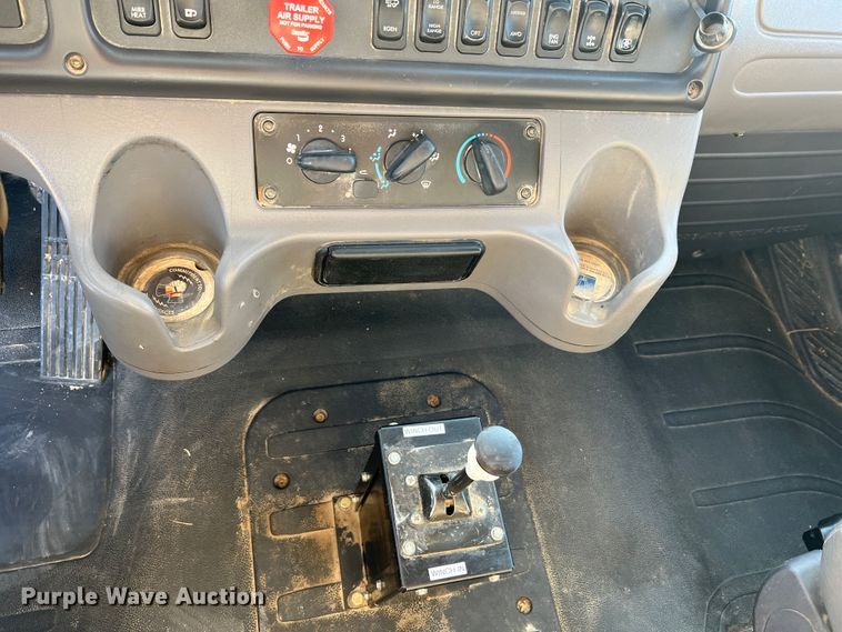 image for item MR9882 2016 Freightliner Business Class M2  digger derrick truck