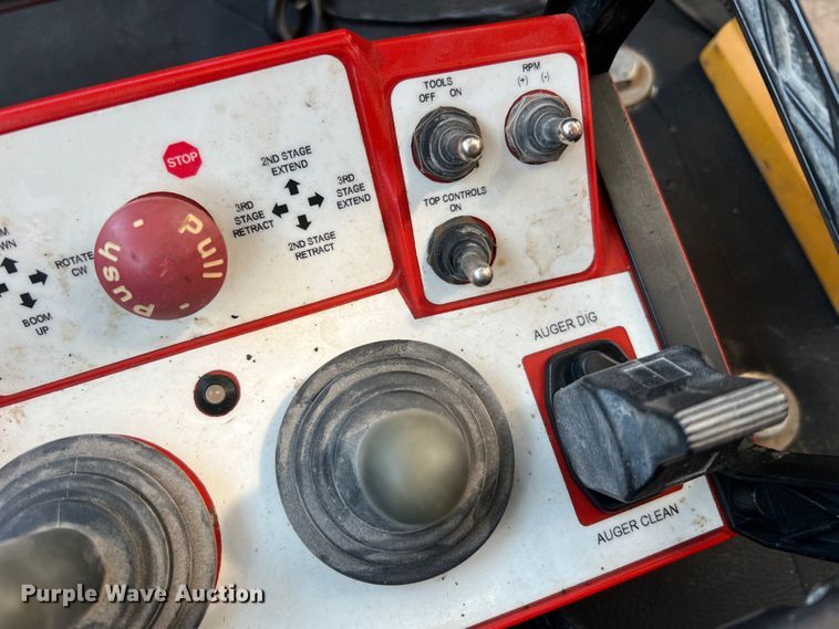 image for item MR9882 2016 Freightliner Business Class M2  digger derrick truck