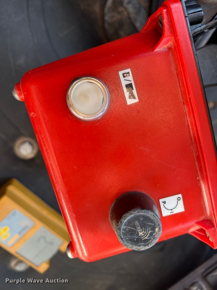 image for item MR9882 2016 Freightliner Business Class M2  digger derrick truck