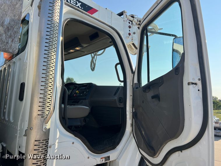 image for item MR9882 2016 Freightliner Business Class M2  digger derrick truck