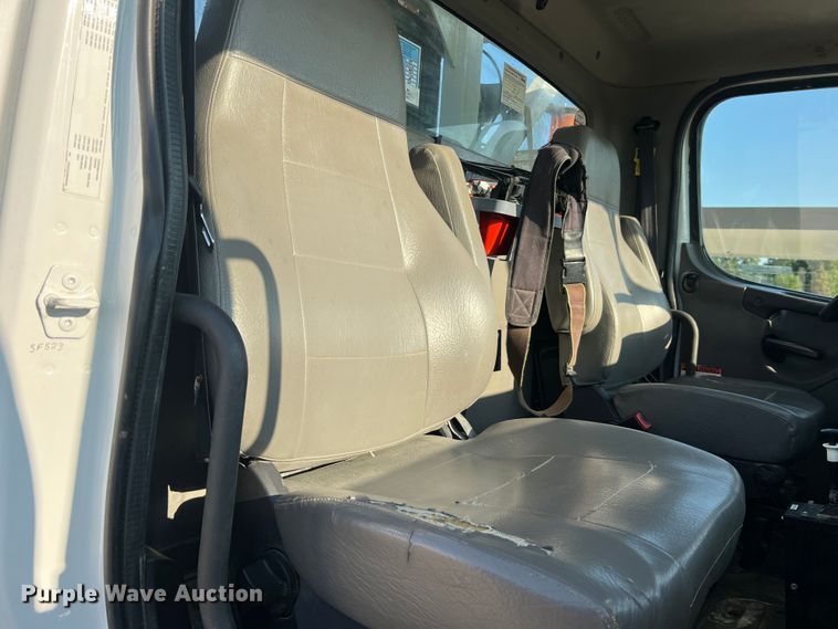 image for item MR9882 2016 Freightliner Business Class M2  digger derrick truck