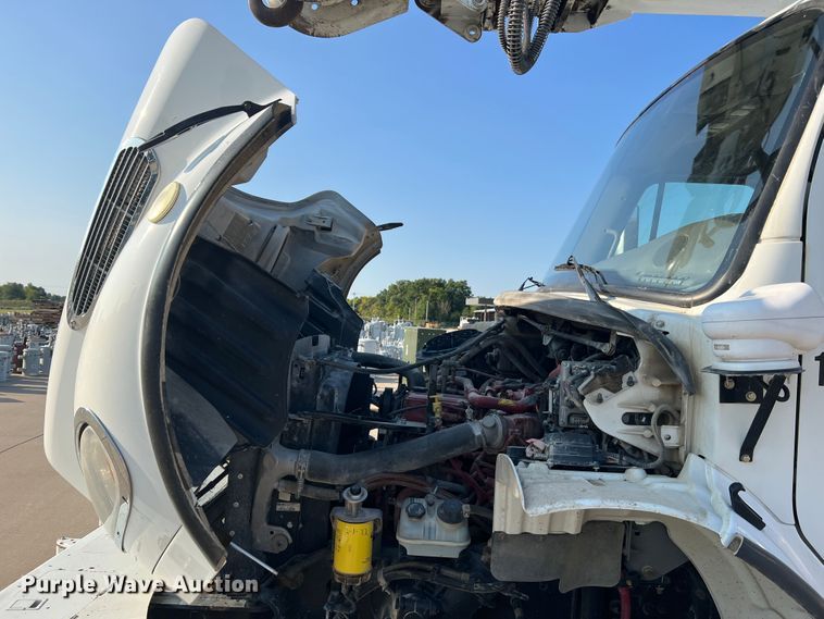 image for item MR9882 2016 Freightliner Business Class M2  digger derrick truck