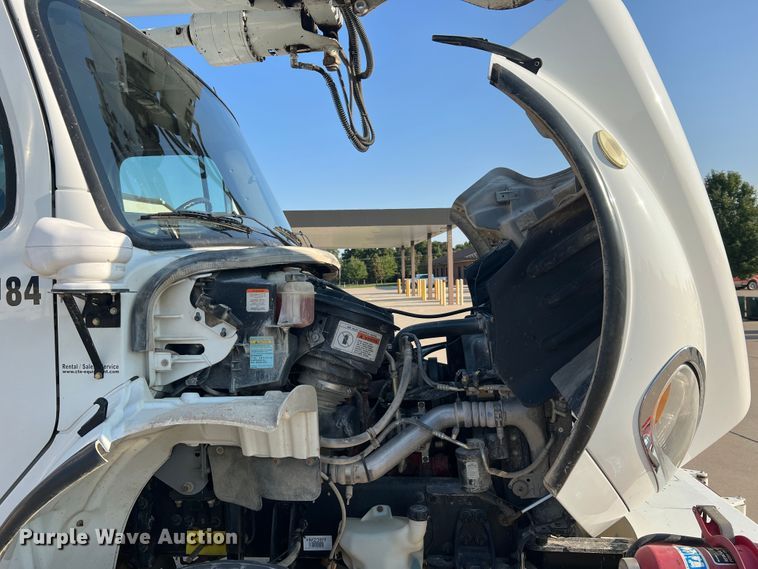 image for item MR9882 2016 Freightliner Business Class M2  digger derrick truck