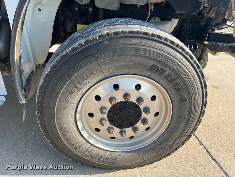 image for item MR9882 2016 Freightliner Business Class M2  digger derrick truck