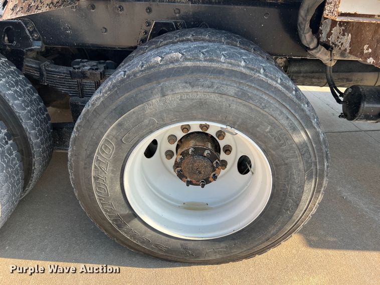 image for item MR9882 2016 Freightliner Business Class M2  digger derrick truck