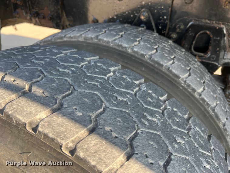 image for item MR9882 2016 Freightliner Business Class M2  digger derrick truck