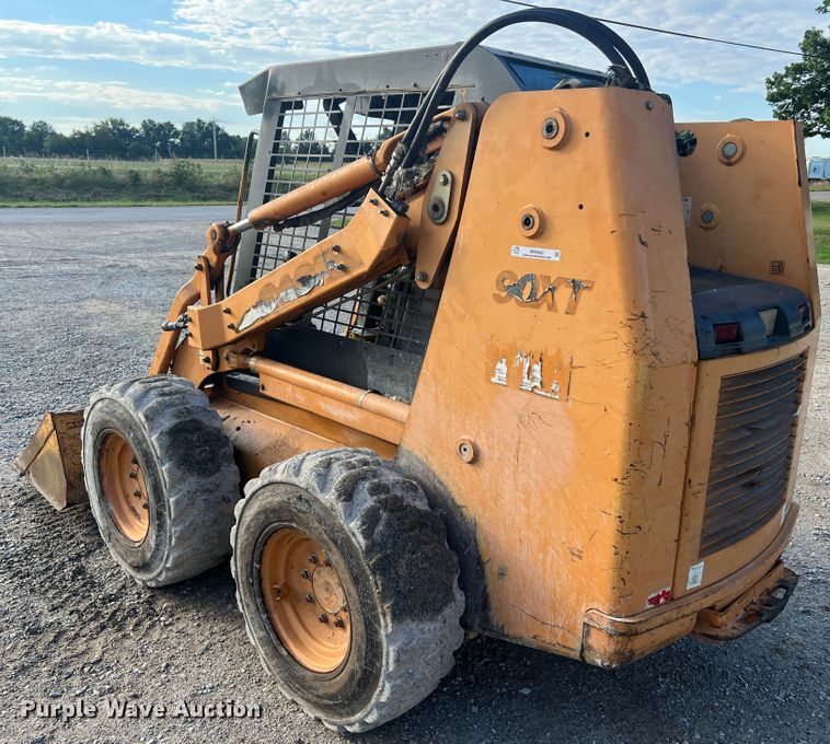 image for item MR9892 2001 Case 90XT  skid steer loader