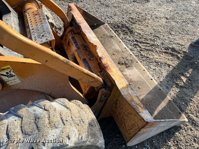 image for item MR9892 2001 Case 90XT  skid steer loader