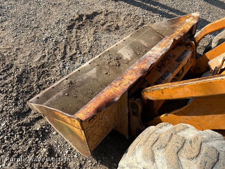 image for item MR9892 2001 Case 90XT  skid steer loader