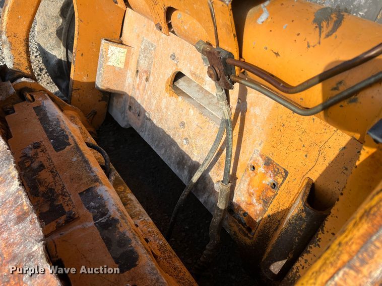 image for item MR9892 2001 Case 90XT  skid steer loader