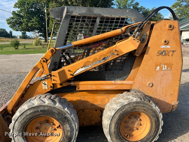 image for item MR9892 2001 Case 90XT  skid steer loader