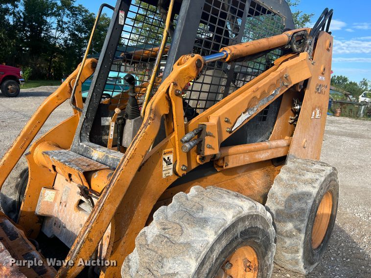 image for item MR9892 2001 Case 90XT  skid steer loader