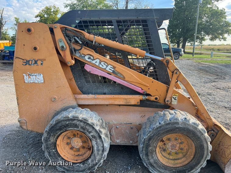 image for item MR9892 2001 Case 90XT  skid steer loader