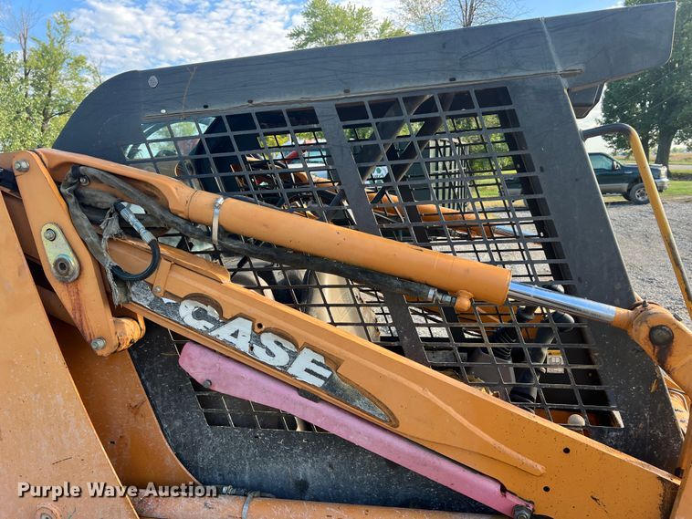 image for item MR9892 2001 Case 90XT  skid steer loader