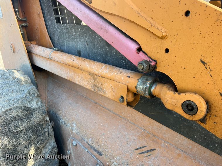 image for item MR9892 2001 Case 90XT  skid steer loader