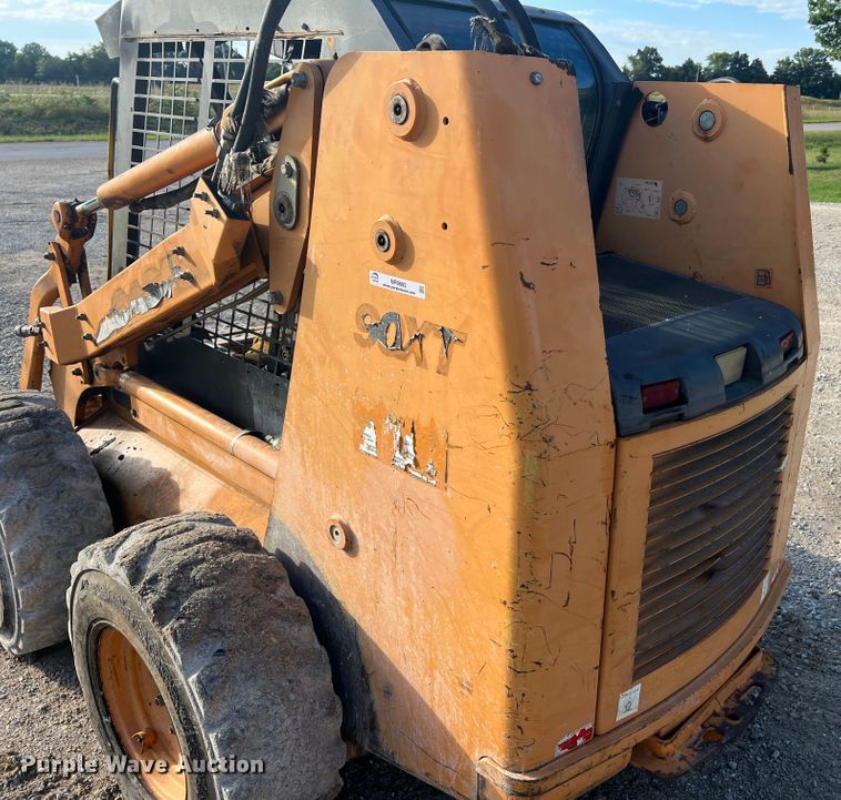 image for item MR9892 2001 Case 90XT  skid steer loader