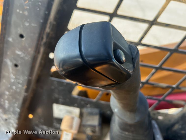 image for item MR9892 2001 Case 90XT  skid steer loader