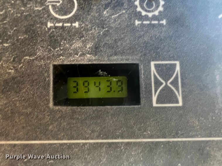 image for item MR9892 2001 Case 90XT  skid steer loader