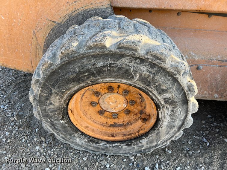 image for item MR9892 2001 Case 90XT  skid steer loader