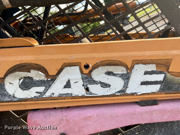 image for item MR9892 2001 Case 90XT  skid steer loader