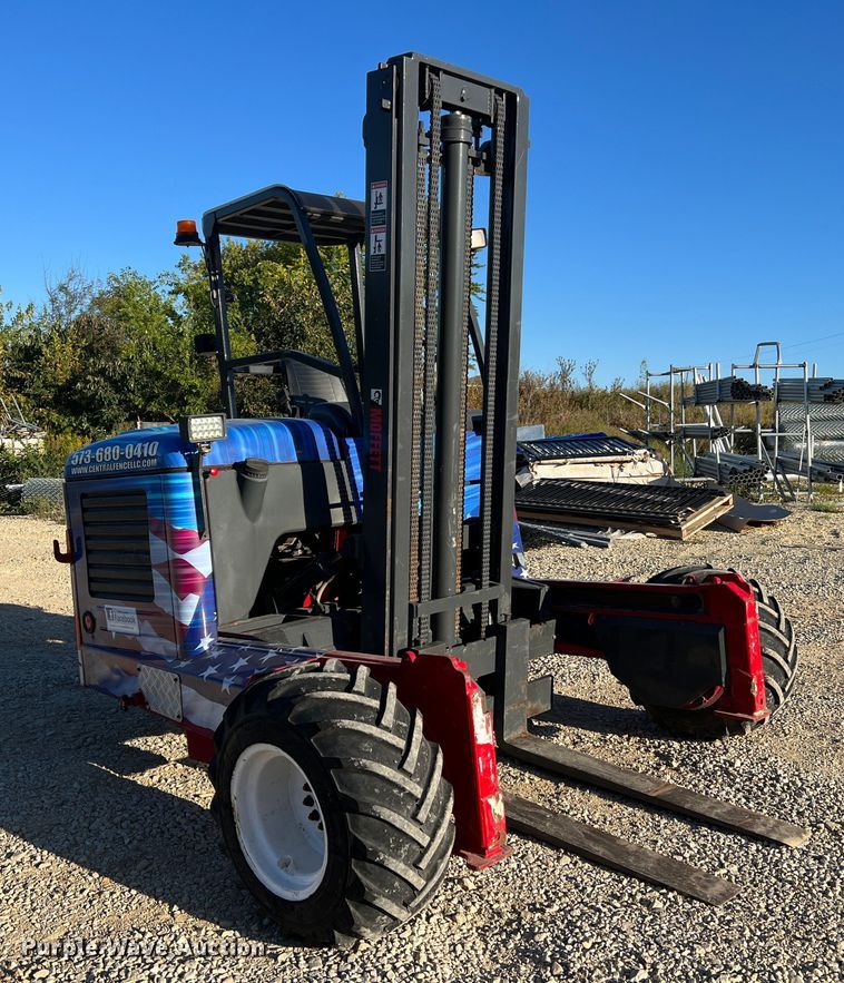 image for item MR9916 2005 Moffett M55  forklift
