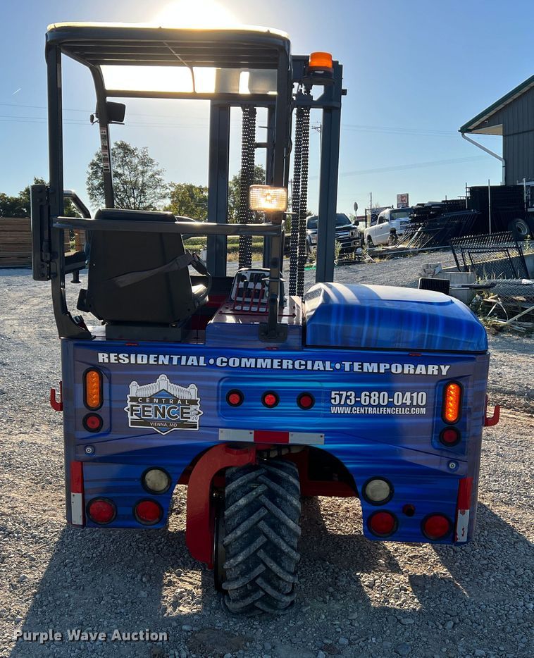 image for item MR9916 2005 Moffett M55  forklift