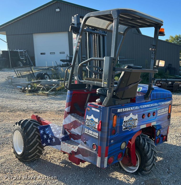 image for item MR9916 2005 Moffett M55  forklift