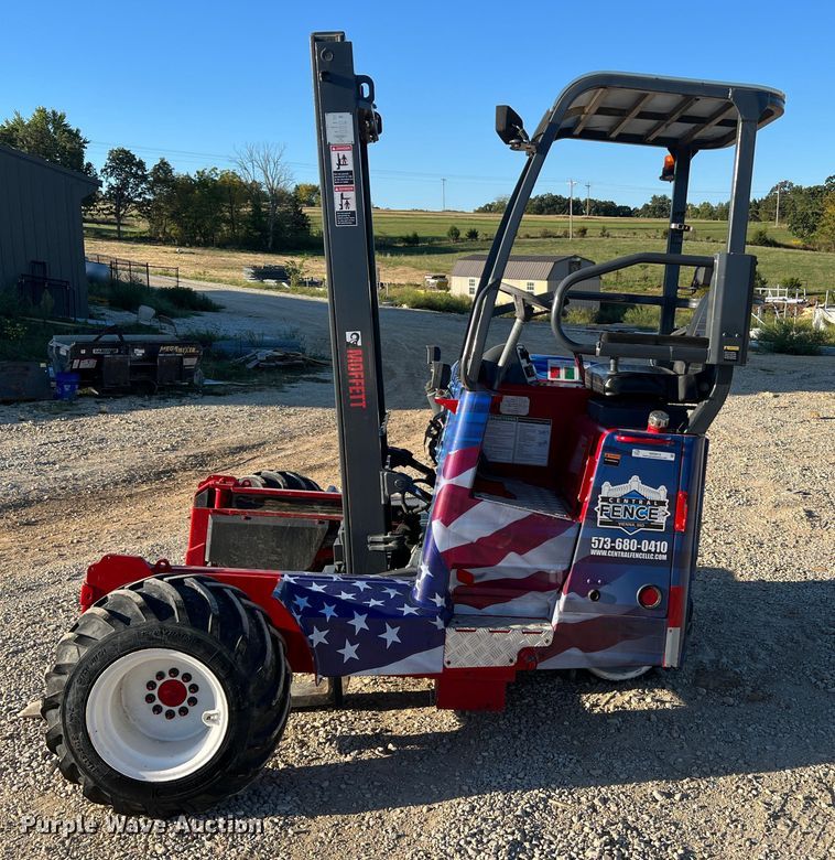 image for item MR9916 2005 Moffett M55  forklift