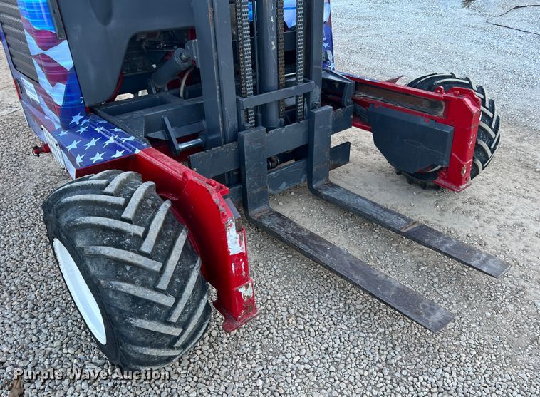 image for item MR9916 2005 Moffett M55  forklift